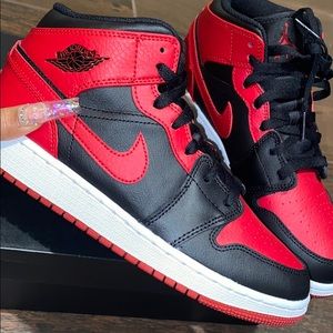 Air Jordan 1 Mid GS Banned